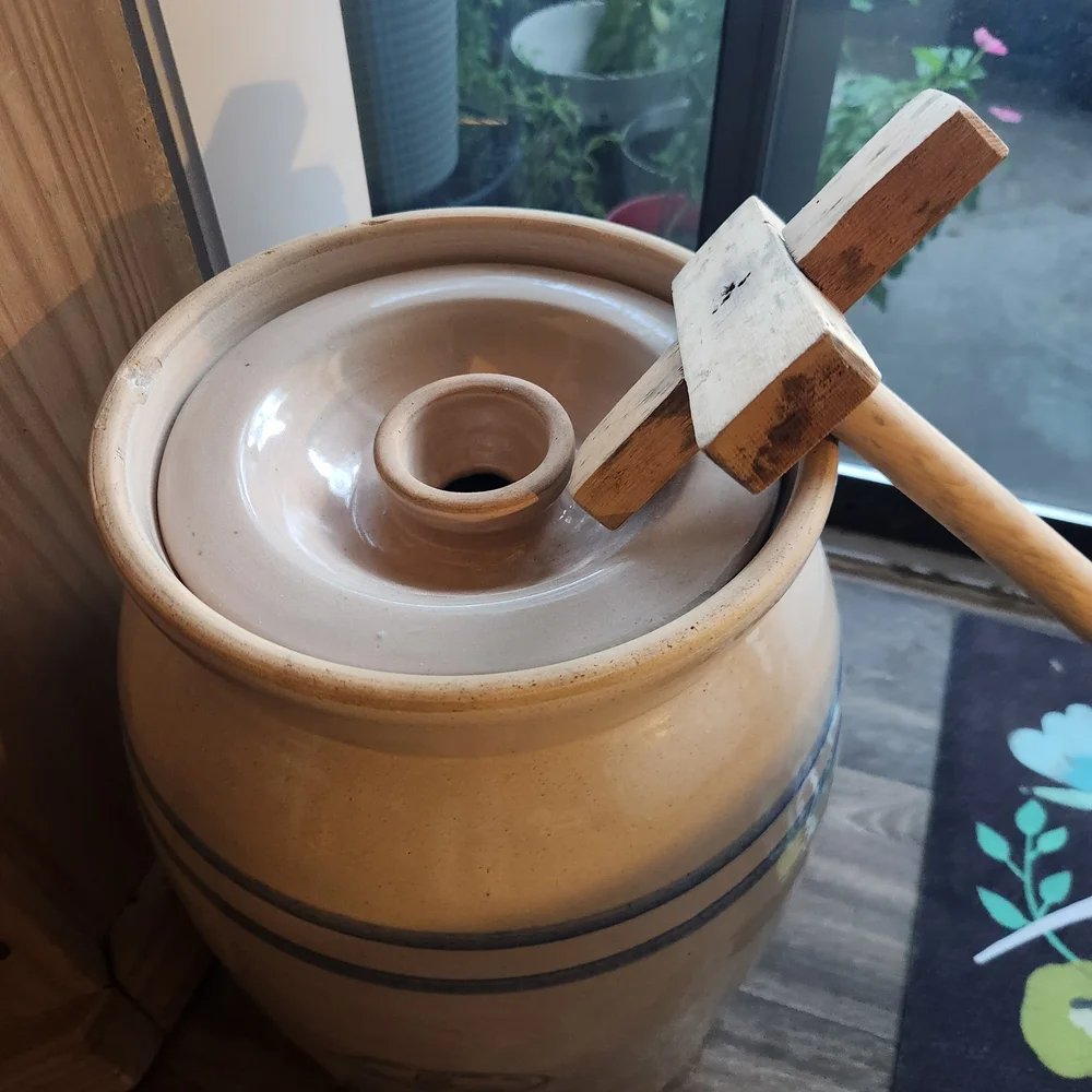 Marshall Pottery Stoneware Crock with Lid‎
